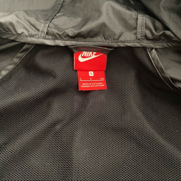 Nike Women's Windrunner Jacket || S - Picture 7 of 8